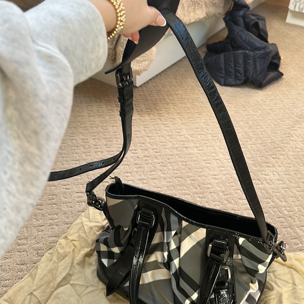 Burberry purse - Picture 2 of 4